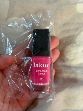 Londontown lakur Nail Pòlish in Fruit Tella 12ml